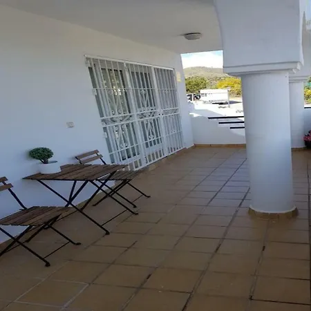 Sunny And Spacious With Own Entrance To Pool * Marbella